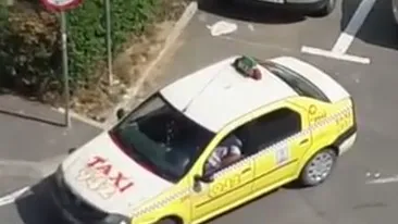 Aceste imagini au şocat pe toată lumea! Un taximetrist din Sibiu a început să îşi atingă părţile intime în timp ce era la volan