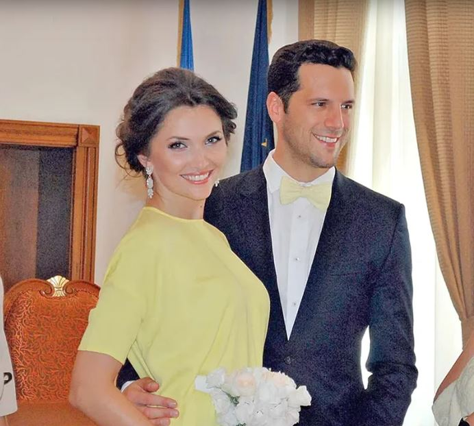 Adrian Nartea si sotia lui, Alina