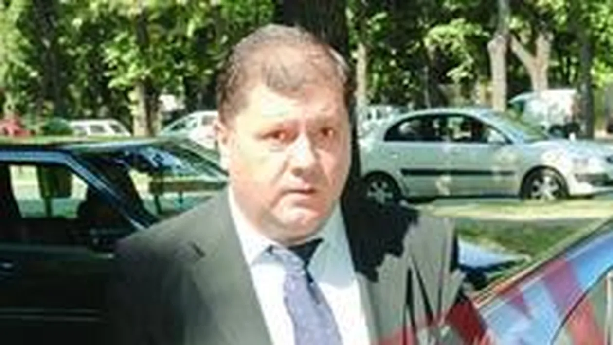 Cornuri vechi pentru copii de la deputatul Adrian Semcu