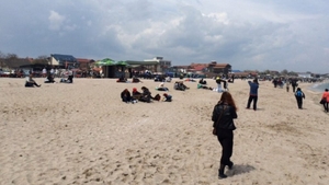 S-au redeschis plajele în Vama Veche. Cât costă un șezlong, față de anul trecut, și câți oameni pot sta la soare