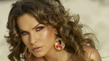 Anna Lesko, mai senzuala ca Antonia! Vezi o imagine care nu are nevoie de prea multe cuvinte! Sutienul i-a cazut usor si ...