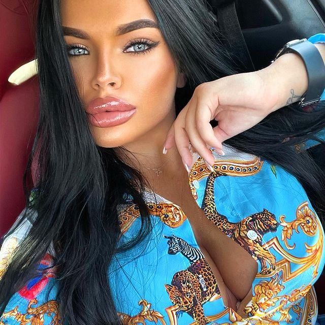 Cassandra, Barbie varianta +18
