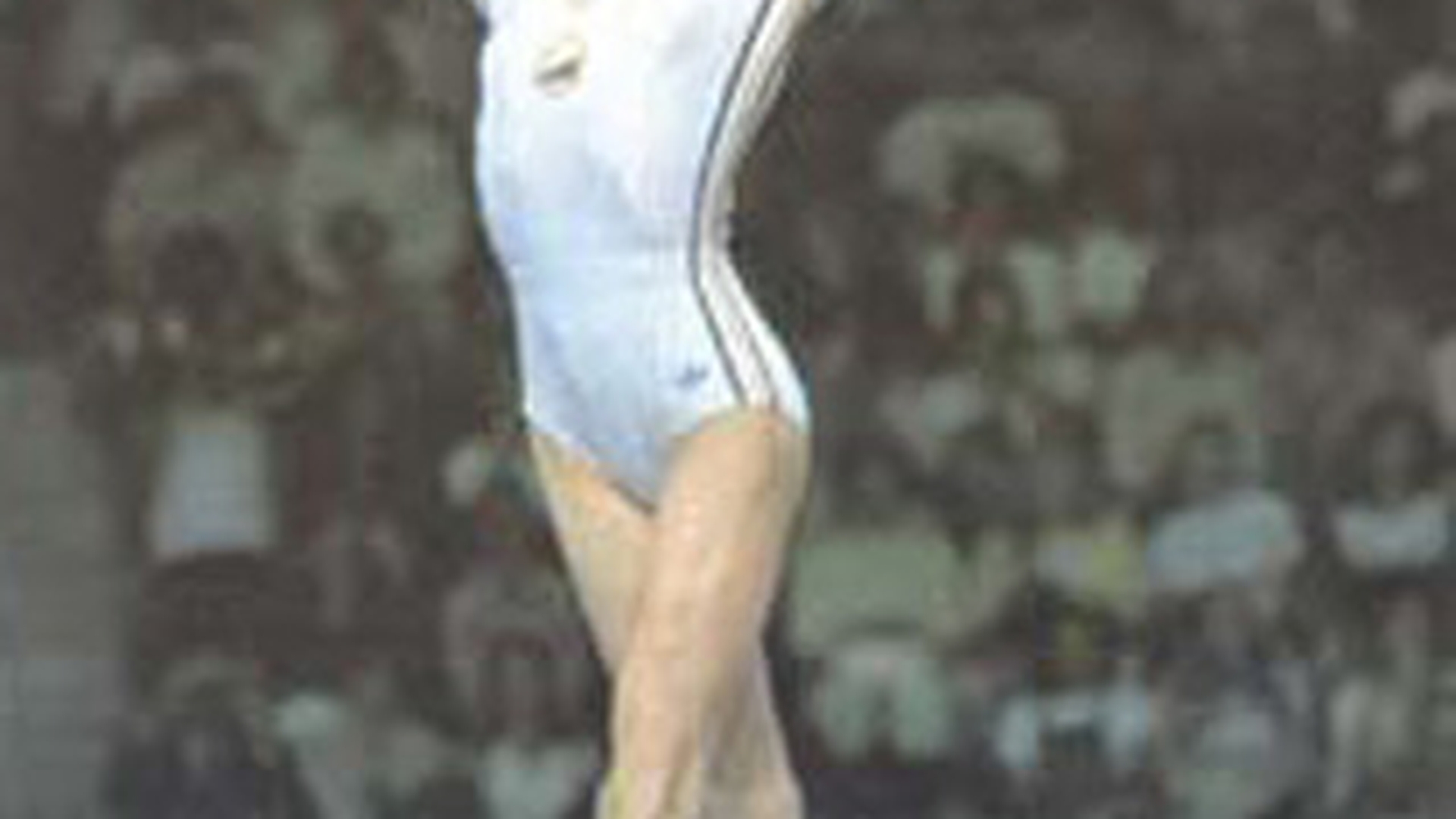 Nadia Comaneci implineste azi 50 de ani! Citeste-i povestea de viata, vezi momentele in care ne-a facut mandri sa fim romani si transmite-i un mesaj!