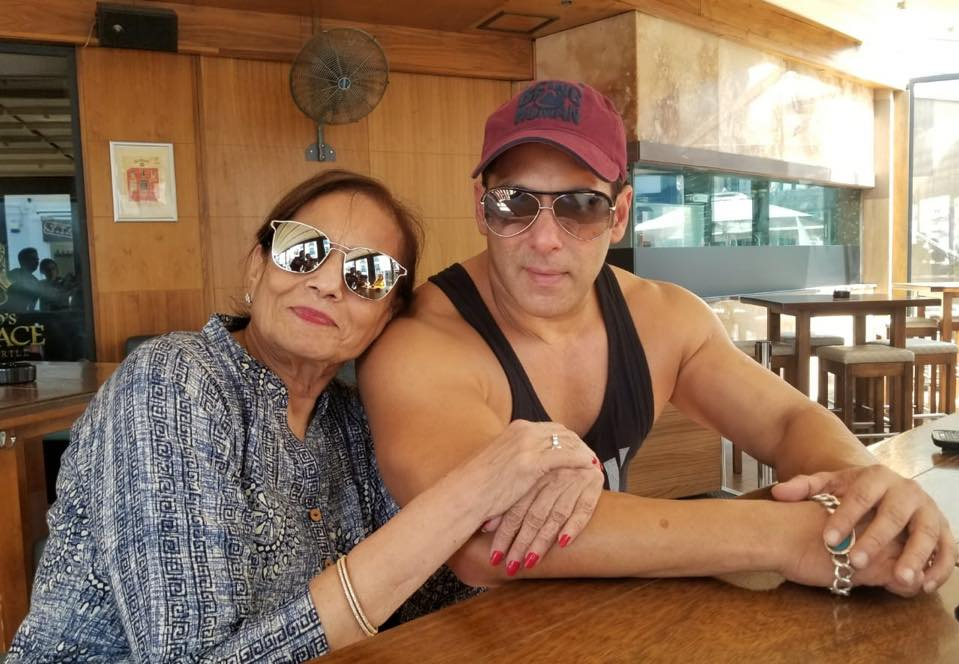 Cu cine a fost fotografiat Salman Khan in India, in timp ce Iulia Vantur era in Romania, la “Cerbul de Aur”