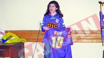 Tricoul lui Mutu, scos la licitatie