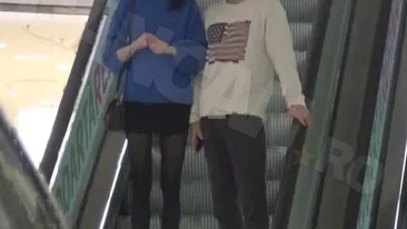 E deja suspect. Musculosul Drăghia îşi ascunde public relaţia cu puştoaica!