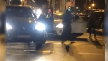 Un bețiv din Botoșani a trecut pe post de polițist și a început să dirijeze circulația! Șoferii nu au scăpat neînjurați