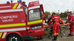 Accident greu de imaginat pe ruta Timişoara – Arad. A scăpat teafăr după ce a ajuns cu maşina în şant, dar apoi a fost spulberat de un şofer care...