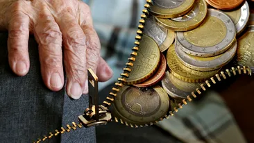 Pensionarii României primesc cea mai mare lovitură. Ce urmează să se întâmple în 10 ani. 2033 va fi un an critic