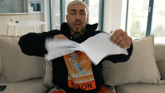 Alex Velea a rupt orice colaborare cu Lino Golden și Mario Fresh. Artistul a povestit totul despre scandalul dintre ei