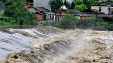 Ploile fac ravagii! Cod portocaliu de inundaţii în România