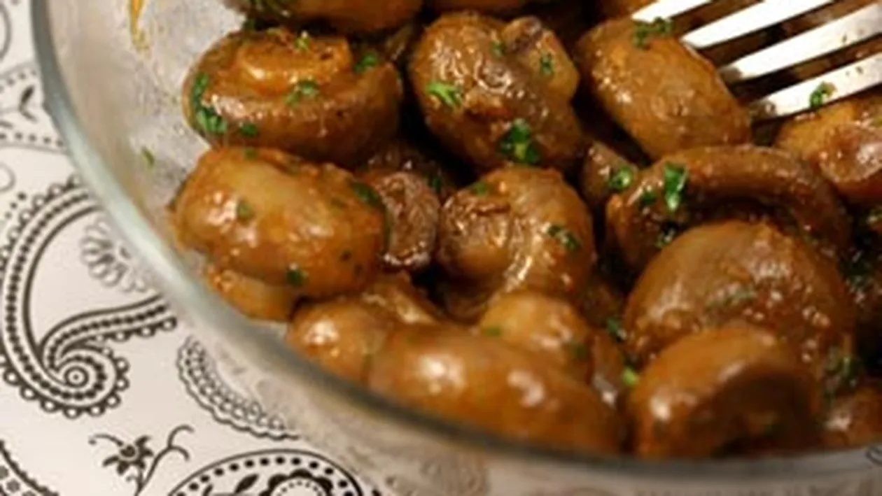 Ciupercile le-au venit de hac. Mai multe persoane au ajuns la spital cu intoxicatie