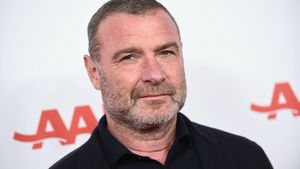 Liev Schreiber, dus de urgență la spital în New York. Actorul are dureri cumplite