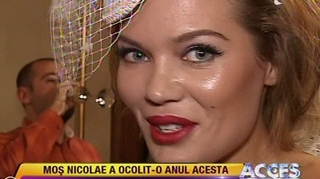 VIDEO Gina Pistol l-a suparat pe Mos Nicolae? Vedeta nu a primit nimic in ghetute, desi a fost cuminte!