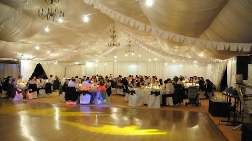 Nunţile în cort, bormaşinile şi petrecerile cu muzica tare pot aduce ÎNCHISOARE