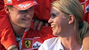 Michael Schumacher a început să reacţioneze, dar situaţia este din ce în ce mai gravă! Ce face când îşi aude soţia şi copiii