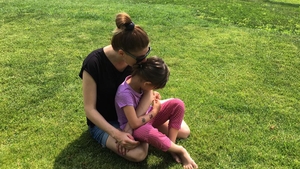 TILY NICULAE, momente groaznice cu fetiţa ei! Copila şi-a smuls singură firele de la operaţie, după ce a suferit o intervenţie chirurgicală
