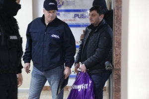 Iulian Boț, rivalul lui David Turcu