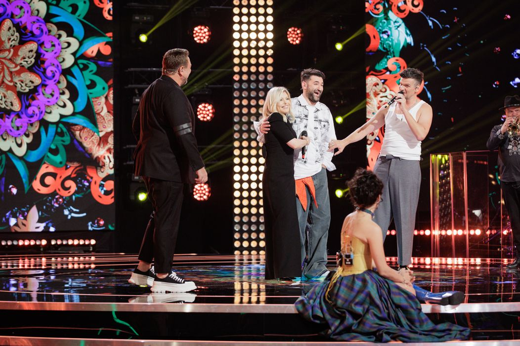 Momentul în care Loredana și Tudor Chirilă se sărută pasional la Vocea României! Reacția fabuloasă a juraților Pro TV. VIDEO