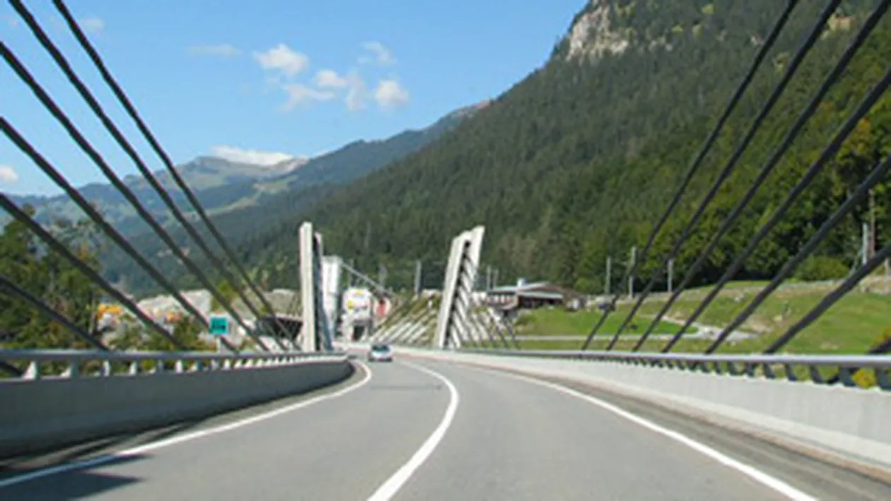 A mers cu 290 km/h si risca o amenda de 700.000 de euro