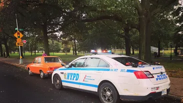 Agenții de circulație din New York au oprit o Dacia 1300: ”Mergeam frumos la biserică, ascultam Guță la maxim...”