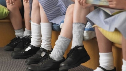 Oficial. Cine are temperatura peste 37,3 grade nu intră la Evaluarea Națională și BAC. Motivul pentru care unele eleve ar putea să nu fie primite la examene