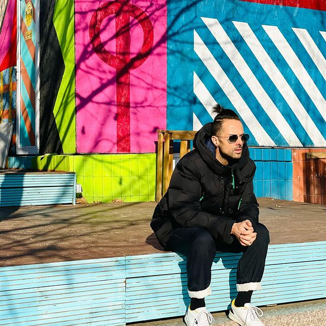 Solistul "Fly Project" dezvăluie cine aduce echilibrul în familia Ionescu / Foto: Instagram @tudorionescu