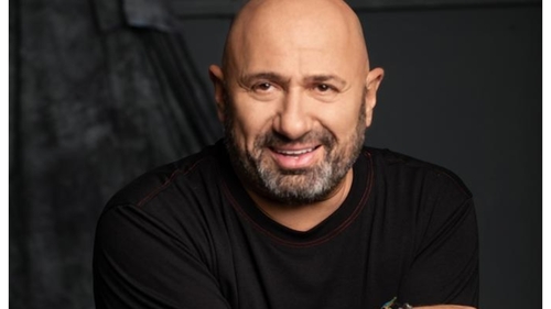 Au sărit cu jigniri pe Cătălin Scărlătescu pentru acest gest: „S-a umplut de țărani cocliți!”. Juratul „Chefi la cuțite” a ignorat mesajele