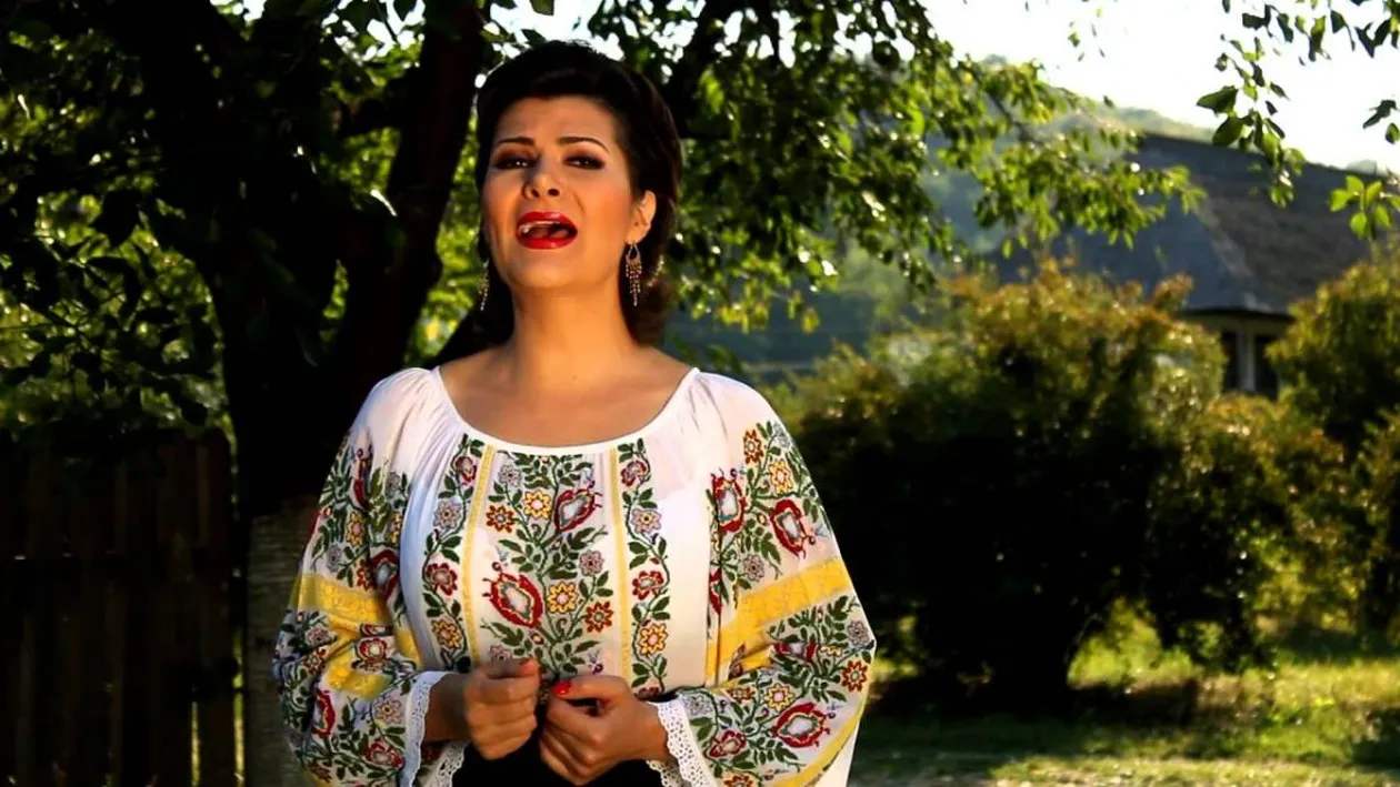 Copilăria de coșmar a cântăreței Rodica Mitran: Tata mă bătea, a băgat cuțitul în mama, a vrut să-mi omoare copilul!