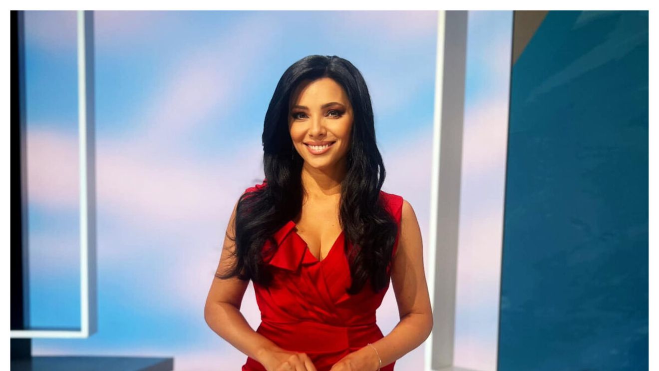 Corina Caragea, apariție HOT pe plajă! Cum arată prezentatoarea de la PRO TV în costum de baie, la 40 de ani