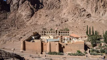 Muntele Sinai, locul unde Moise ar fi primit Cele Zece Porunci, devine un mega-resort de lux! Mormintele au fost mutate