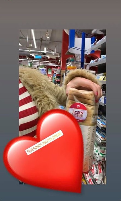 Cum a fost surprinsă Vulpiţa într-un supermarket din Bucureşti! Cu haină de blană la 30 de grade şi… Oamenii au crezut că nu văd bine