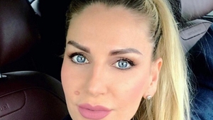 ANDREEA BĂNICĂ s-a filmat nemachiată! Cum arată tenul ei de fapt