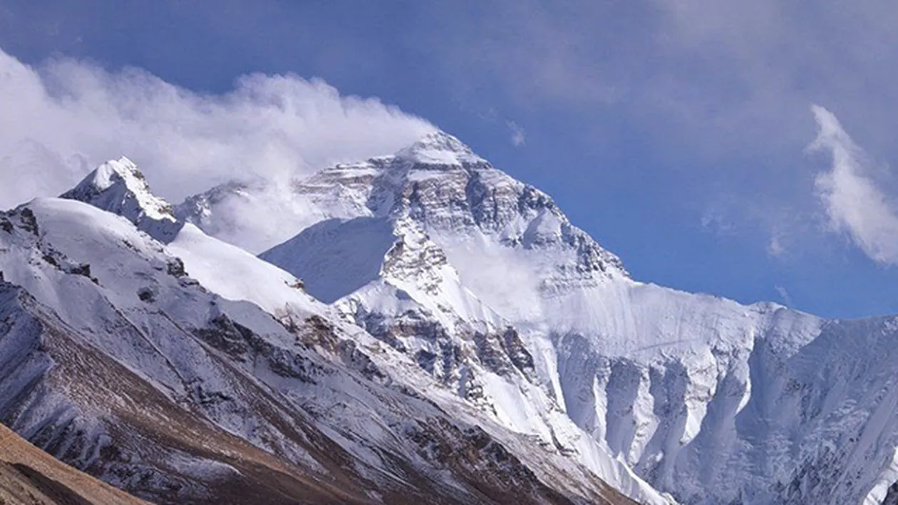 Descoperire MACABRĂ pe vârful înzăpezit al unui munte. Ce au gasit salvamontistii in urma cu putin timp!