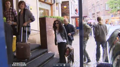 Inna si Antonia, luate in ras de francezi! Una e “star low cost”, cealalta, o “noua recruta” care vrea sa fie celebra