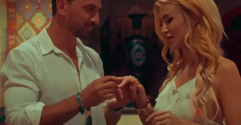 Andreea Bălan, surprinsă în compania unui cunoscut model internațional! Filmarea care a stârnit un val de controverse
