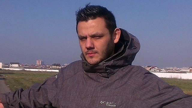 Viata lui Doru Iuga dupa ce a iesit din arest. Isi face poze selfie, se distreaza si vorbeste despre homosexualitate