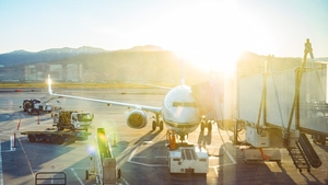 Alertă teroristă pe un aeroport din Germania! Un copil a fost luat ostatic