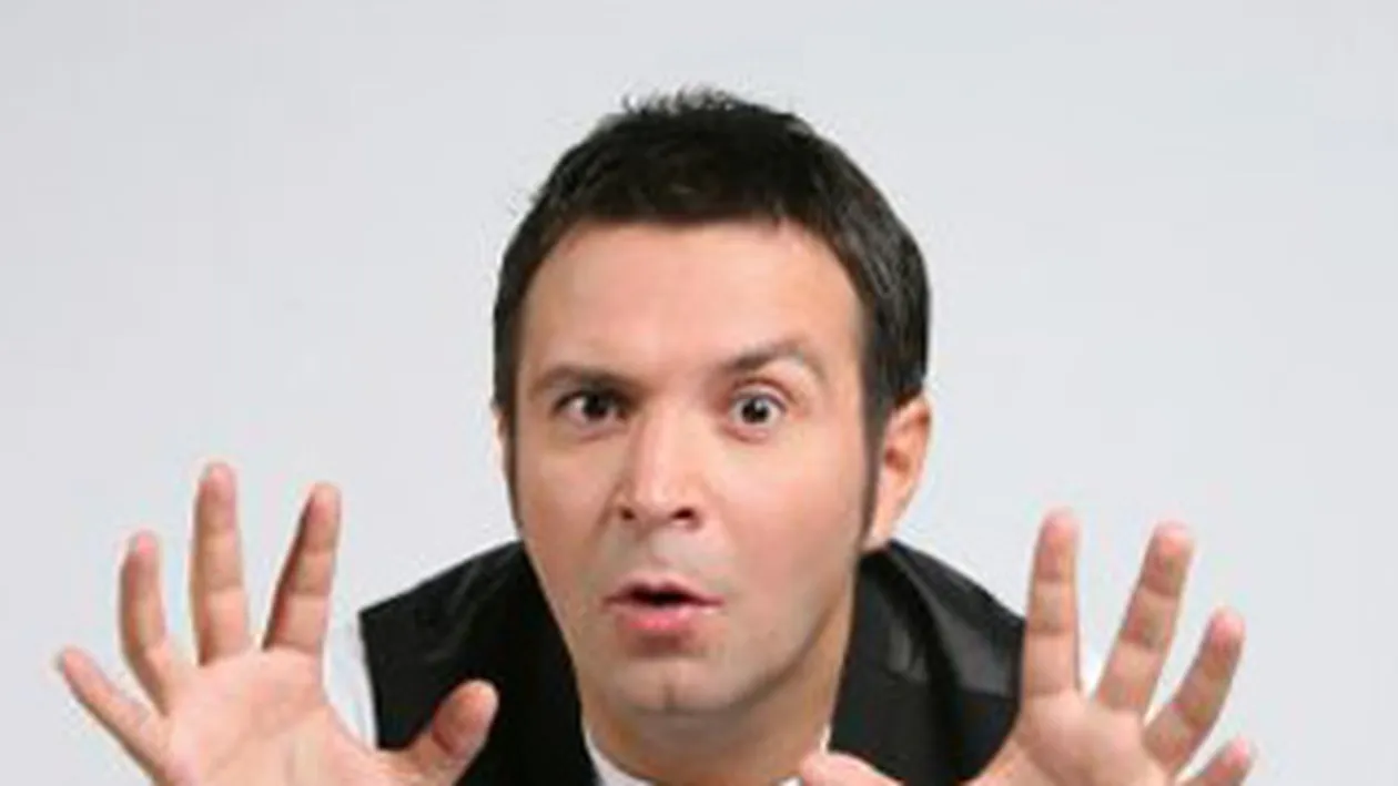 Daniel Buzdugan ia femeile peste picior! Doar o femeie poate fi atat de insistenta... Vezi continuarea