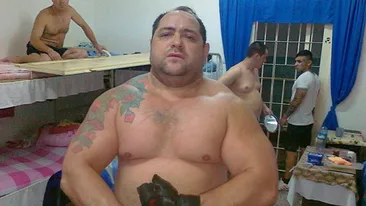 Interlopii, şefi si in spatele gratiilor! Ce a putut sa posteze pe Facebook din inchisoare intrece orice imaginatie!
