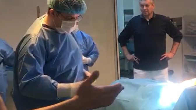 VIDEO INCREDIBIL. Scandal între medici, în sala de operație, cu bolnavul pe masă, la Spitalul Județean Craiova