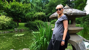 Si-a socat fanii cu ultima aparitie in public! Laura Cosoi umbla cu bluza RUPTA! "Parca esti de pe camp!"