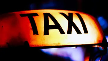 O tanara a murit, dupa ce taximetristul a intrat cu masina intr-un stalp