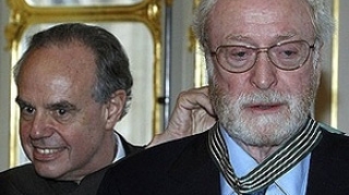 Actorul Michael Caine a primit cea mai importanta distinctie culturala a Frantei