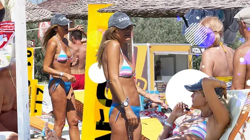 Anca Țurcașiu și-a “încărcat bateriile” pe litoral după divorț. Cum am filmat-o pe plajă, alături de…