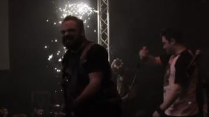 Live din Club Colectiv, cu cateva minute inainte sa inceapa infernul. Goodbye to Gravity canta melodia The Day We Die