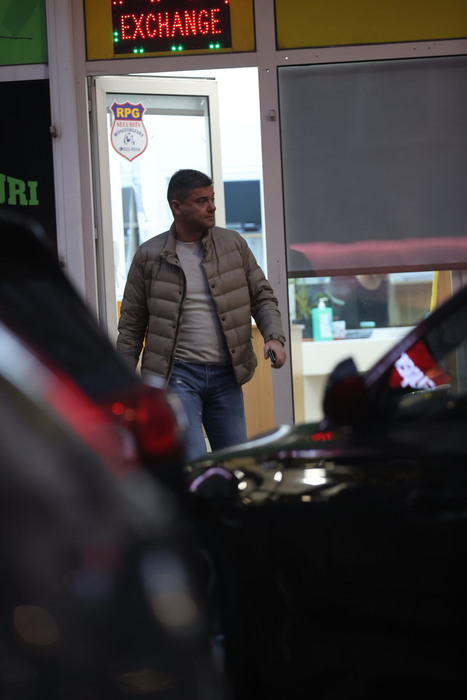 Cristian Boureanu apelează la "rezerve" în prag de sărbători "Deputatul Playboy" s-a uitat stânga, dreapta și ...