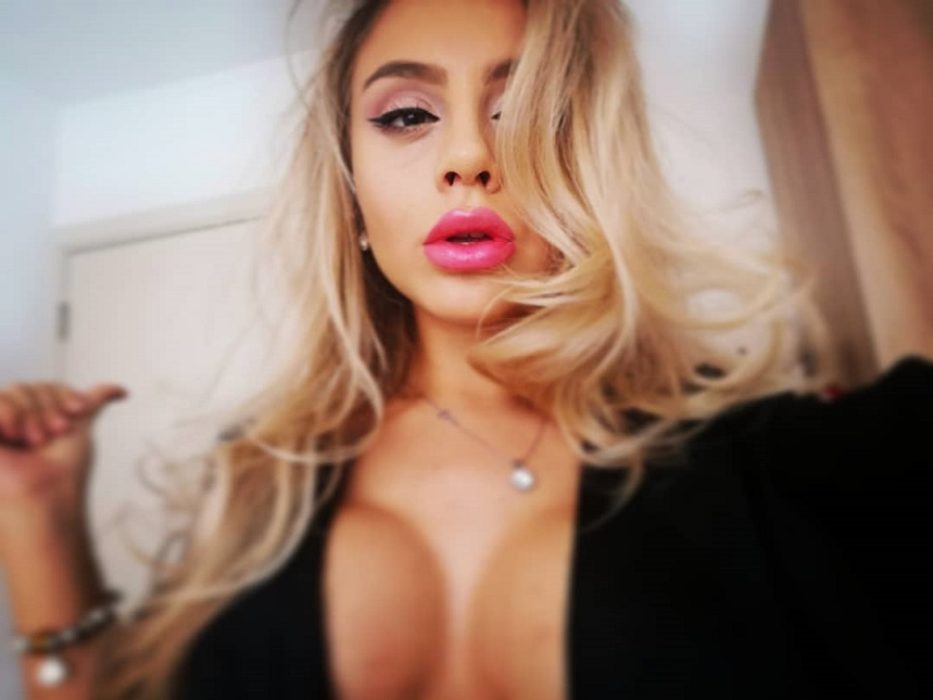 Imagini cu ispita Irina Stroia de la „Insula iubirii” dezbrăcată, făcute publice!