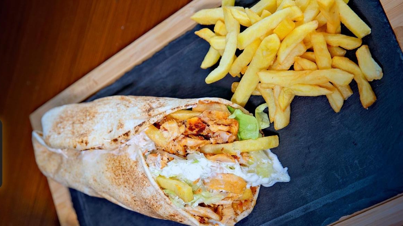 Cât a plătit un bărbat pentru o shaorma vegetariană, într-un restaurant. Când a văzut nota de plată, a crezut că este o glumă