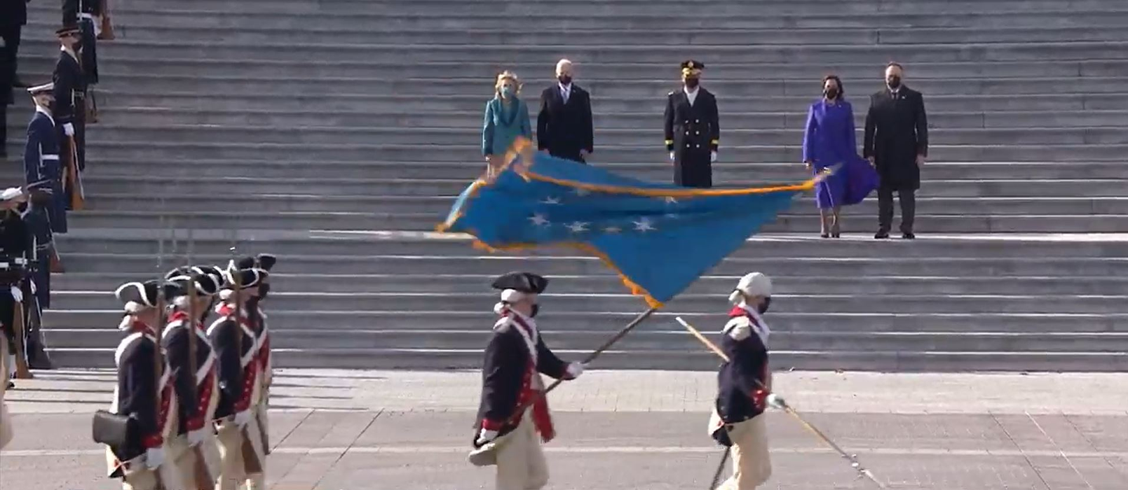 Jill Biden, apariția ravisantă la ceremonia de învestire a soțului ei în funcţia de preşedinte al SUA. Melania Trump a încălcat tradiţia transferului puterii | FOTO & VIDEO